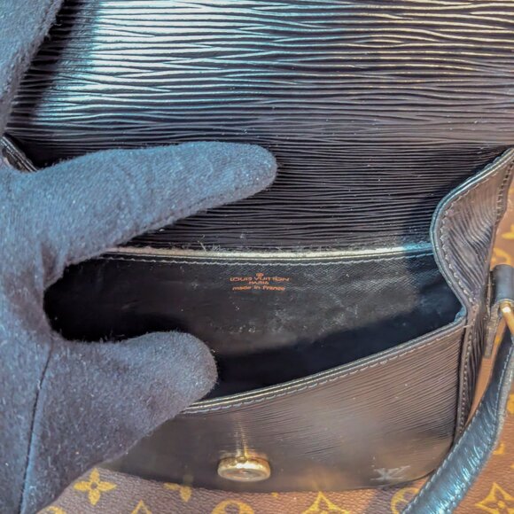 LOUIS VUITTON Saint Cloud Epi Leather PM Crossbody in Black - Picture 14 of 16